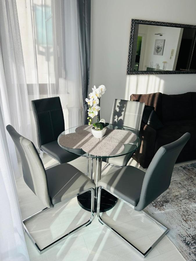 Marina Bay Apartman بودابست المظهر الخارجي الصورة